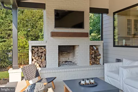 Exterior - 601 Stonehenge Dr, Lititz, PA 17543 photo 11 of 13