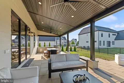 Exterior - 601 Stonehenge Dr, Lititz, PA 17543 photo 12 of 13