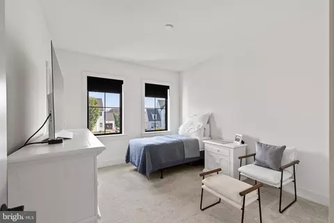Bedroom - 601 Stonehenge Dr, Lititz, PA 17543 photo 10 of 12