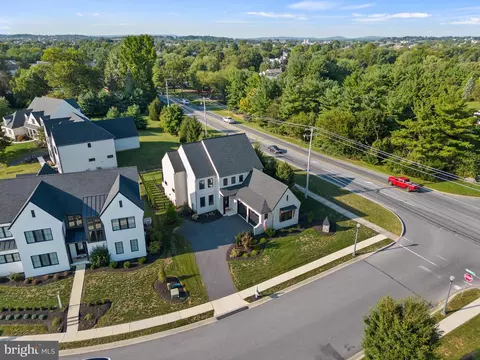 View/Area - 601 Stonehenge Dr, Lititz, PA 17543 photo 2 of 5