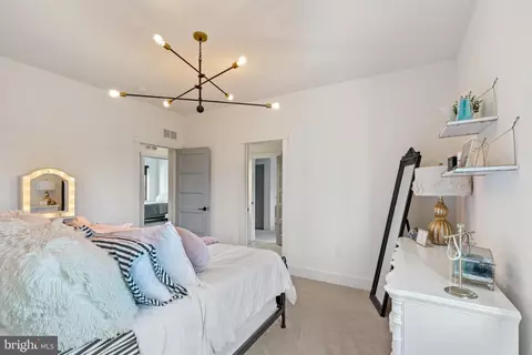 Bedroom - 601 Stonehenge Dr, Lititz, PA 17543 photo 6 of 12
