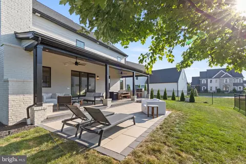 Exterior - 601 Stonehenge Dr, Lititz, PA 17543 photo 5 of 13