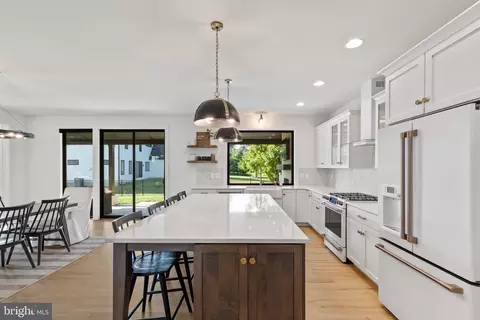 Kitchen - 601 Stonehenge Dr, Lititz, PA 17543 photo 4 of 4