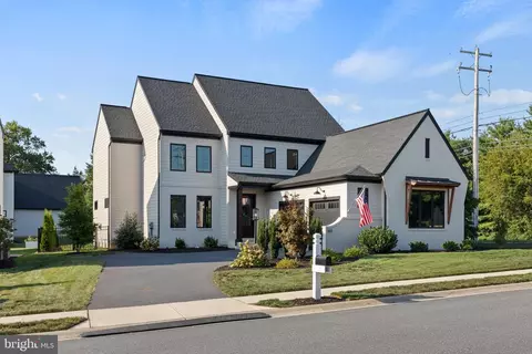 Exterior - 601 Stonehenge Dr, Lititz, PA 17543 photo 2 of 13