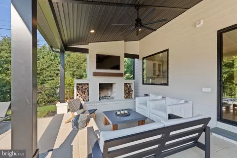 Exterior - 601 Stonehenge Dr, Lititz, PA 17543 photo 10 of 13