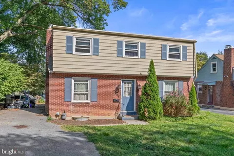 2247 Manor Ridge Dr, Lancaster, PA 17603