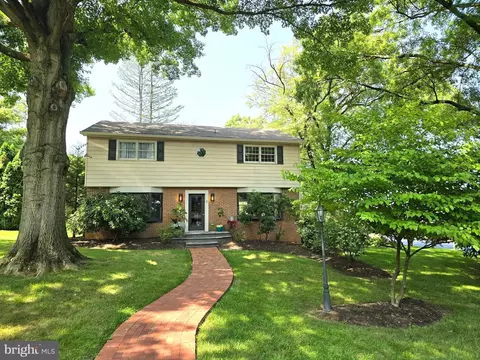 56 Northview Dr, Lancaster, PA 17601