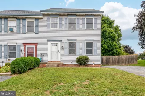 12 Cranfield Ct, Elizabethtown, PA 17022
