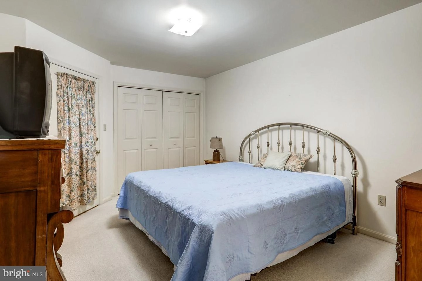 Bedroom - 18 Amberly Way, Lititz, PA 17543 photo 2 of 3