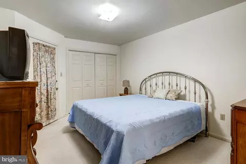 Bedroom - 18 Amberly Way, Lititz, PA 17543 photo 2 of 3