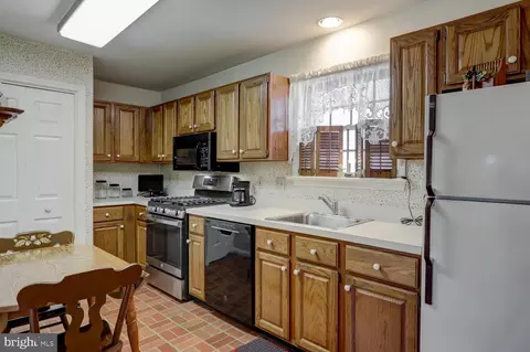 Kitchen - 18 Amberly Way, Lititz, PA 17543 photo 1 of 2