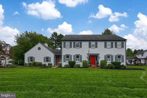 5 Clover Ct, Lititz, PA 17543