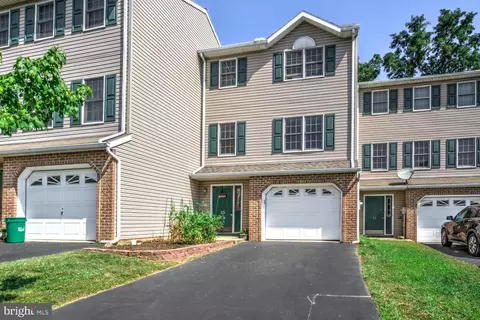 13 Lauren Ln, Ephrata, PA 17522