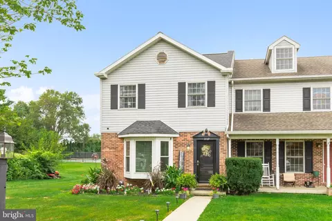 1112 Hampden Dr, Strasburg, PA 17579