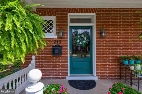 213 S Spruce St, Lititz, PA 17543 photo 6