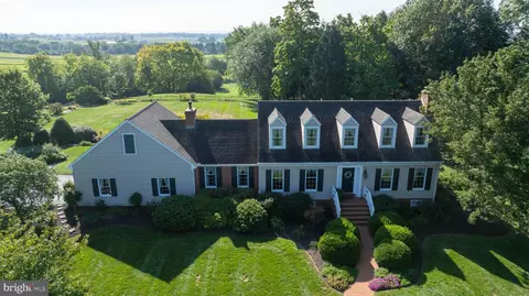 2070 Creek Hill Rd, Lancaster, PA 17601