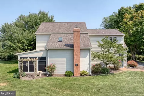 Exterior - 150 Briar Hill Rd, Lititz, PA 17543 photo 9 of 10