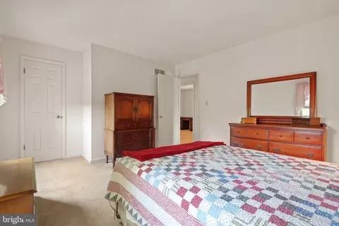 Bedroom - 150 Briar Hill Rd, Lititz, PA 17543 photo 5 of 7
