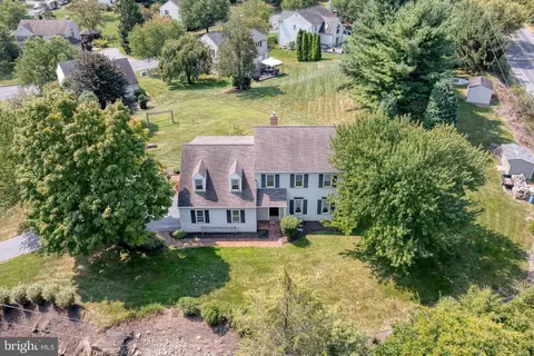 View/Area - 150 Briar Hill Rd, Lititz, PA 17543 photo 1 of 5