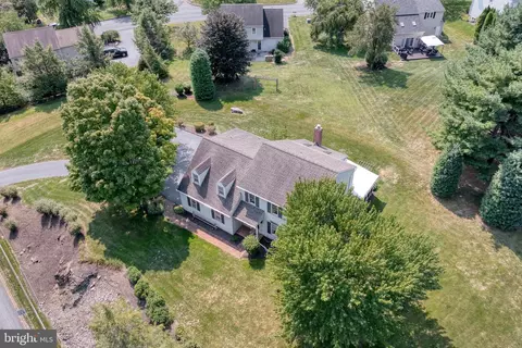 View/Area - 150 Briar Hill Rd, Lititz, PA 17543 photo 2 of 5