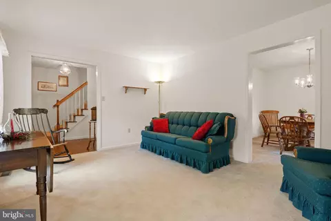 Entry Way - 150 Briar Hill Rd, Lititz, PA 17543 photo 3 of 4