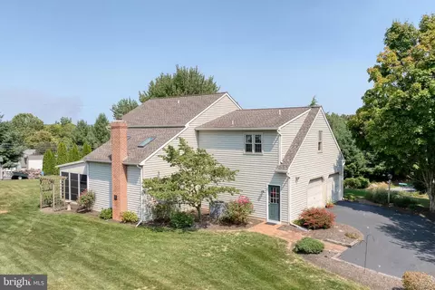 Exterior - 150 Briar Hill Rd, Lititz, PA 17543 photo 10 of 10