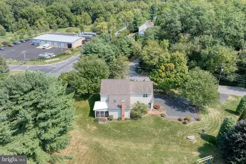 View/Area - 150 Briar Hill Rd, Lititz, PA 17543 photo 4 of 5