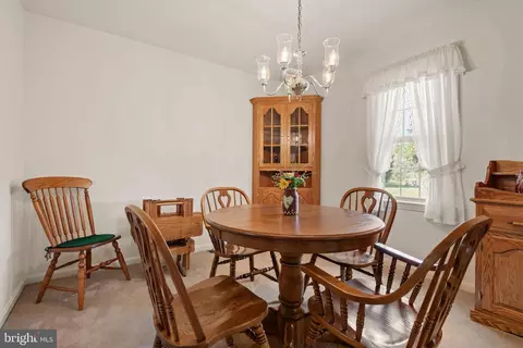 Dining - 150 Briar Hill Rd, Lititz, PA 17543 photo 1 of 2