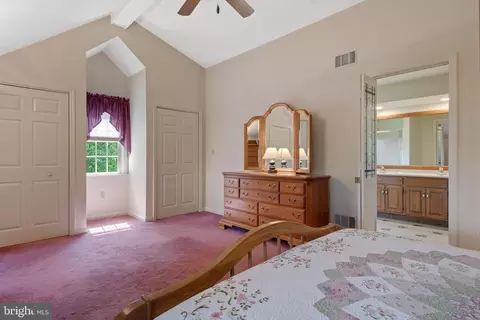 Bedroom - 150 Briar Hill Rd, Lititz, PA 17543 photo 3 of 7
