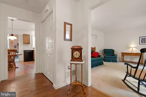 Entry Way - 150 Briar Hill Rd, Lititz, PA 17543 photo 2 of 4