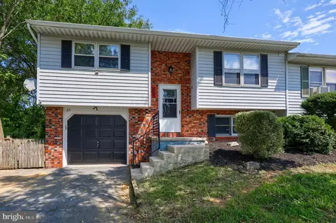 29 Pickford Dr, Lancaster, PA 17603