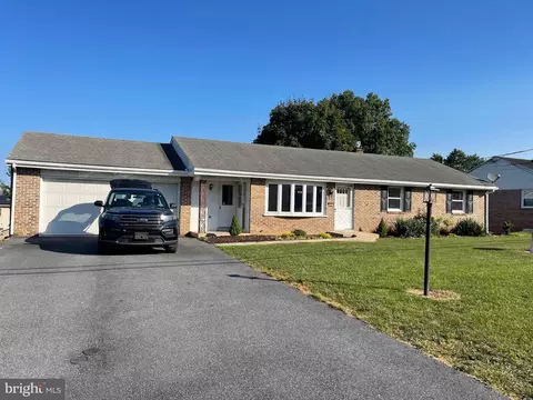 12 Oak Ln, Stevens, PA 17578