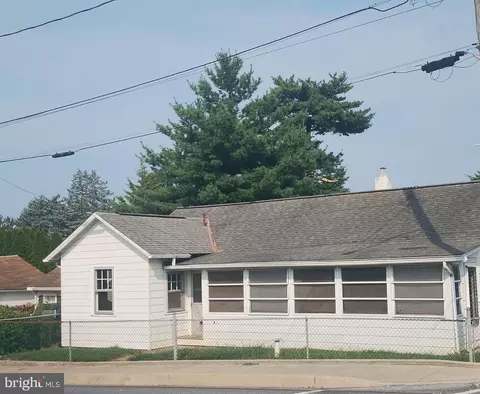 118 S Angle St, Mount Joy, PA 17552