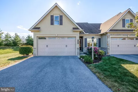 1217 Cantebury Dr, Mount Joy, PA 17552