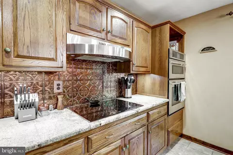 Kitchen - 893 Timberline Dr, Gap, PA 17527 photo 7 of 7