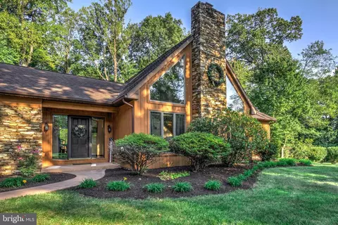 Exterior - 893 Timberline Dr, Gap, PA 17527 photo 6 of 18