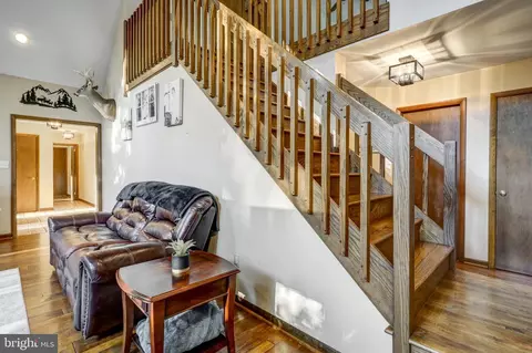 Entry Way - 893 Timberline Dr, Gap, PA 17527 photo 4 of 7