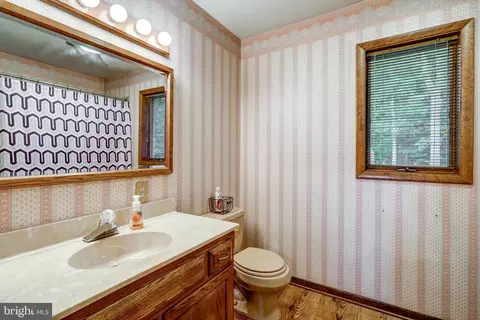 Bath - 893 Timberline Dr, Gap, PA 17527 photo 4 of 6