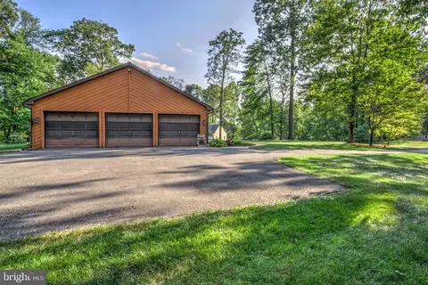 Exterior - 893 Timberline Dr, Gap, PA 17527 photo 14 of 18