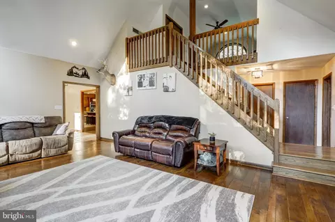Entry Way - 893 Timberline Dr, Gap, PA 17527 photo 3 of 7