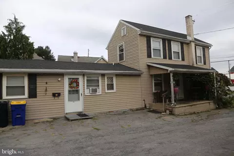251-253 E Franklin St, New Holland, PA 17557