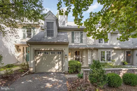 96 Hawk Valley Ln, Denver, PA 17517