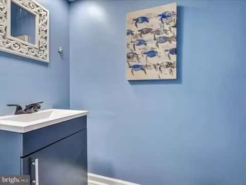Bath - 587 Hi View Dr, Lititz, PA 17543 photo 1 of 4