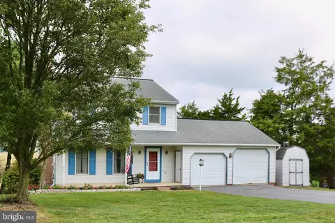 587 Hi View Dr, Lititz, PA 17543