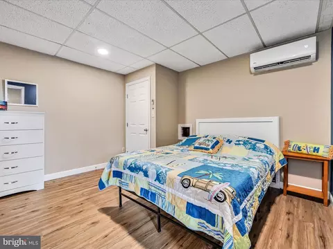 Bedroom - 587 Hi View Dr, Lititz, PA 17543 photo 7 of 8