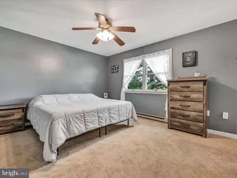 Bedroom - 587 Hi View Dr, Lititz, PA 17543 photo 1 of 8