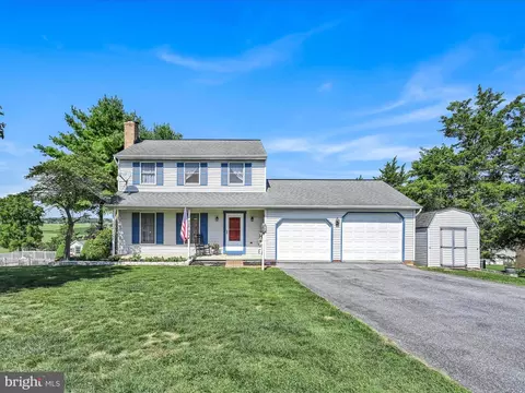 Exterior - 587 Hi View Dr, Lititz, PA 17543 photo 4 of 11