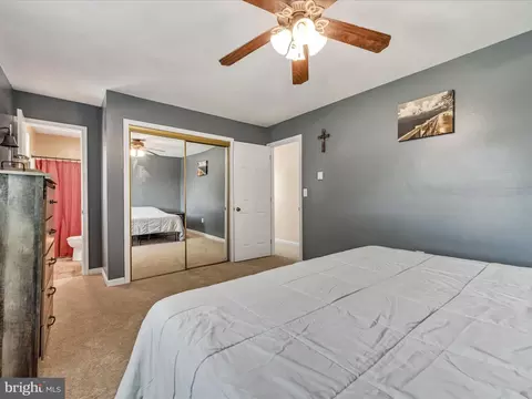 Bedroom - 587 Hi View Dr, Lititz, PA 17543 photo 2 of 8