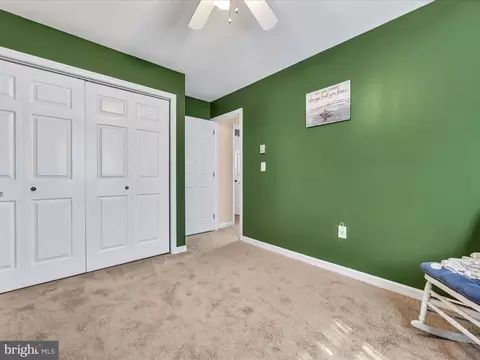 Bedroom - 587 Hi View Dr, Lititz, PA 17543 photo 6 of 8