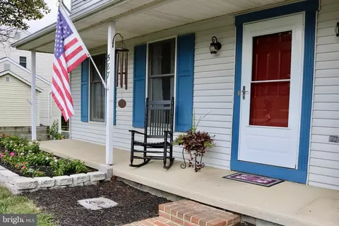Exterior - 587 Hi View Dr, Lititz, PA 17543 photo 2 of 11